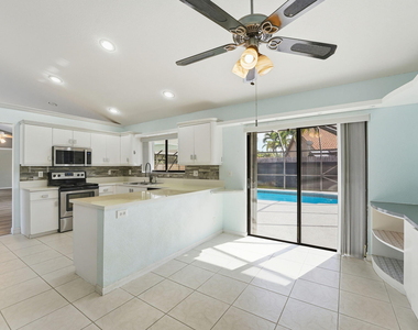 9284 Laurel Green Drive - Photo Thumbnail 31