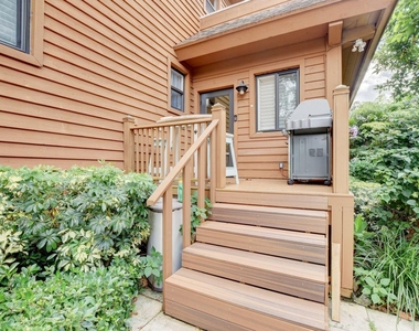 122 Andrews Avenue - Photo Thumbnail 24