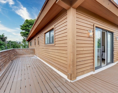 122 Andrews Avenue - Photo Thumbnail 11