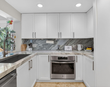 122 Andrews Avenue - Photo Thumbnail 22