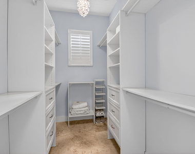 122 Andrews Avenue - Photo Thumbnail 35
