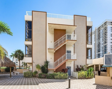 1600 S Ocean Drive - Photo Thumbnail 45