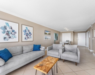 1600 S Ocean Drive - Photo Thumbnail 10