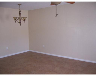 2796 Sw 83rd Avenue - Photo Thumbnail 4