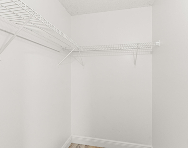 507 Meadows Circle - Photo Thumbnail 14