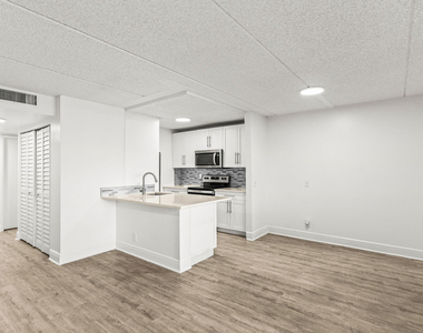 507 Meadows Circle - Photo Thumbnail 7