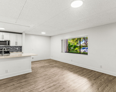 507 Meadows Circle - Photo Thumbnail 6