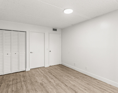 507 Meadows Circle - Photo Thumbnail 17