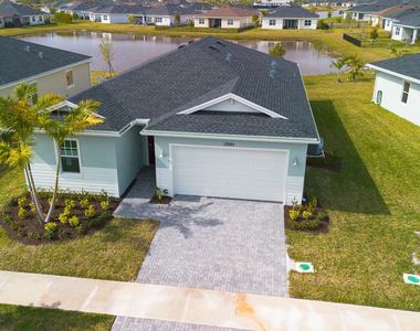 13885 Se Riversway Street - Photo Thumbnail 2