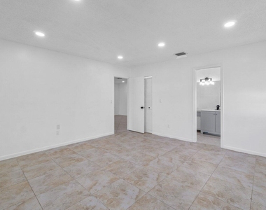 1620 Granfern Avenue - Photo Thumbnail 19
