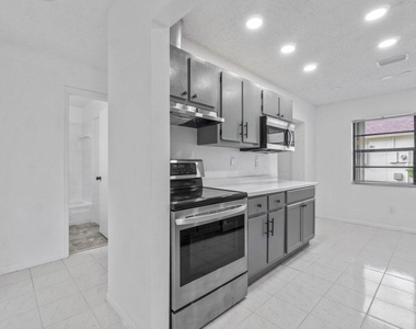 1620 Granfern Avenue - Photo Thumbnail 7