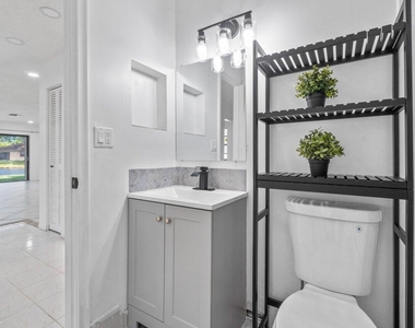 1620 Granfern Avenue - Photo Thumbnail 15