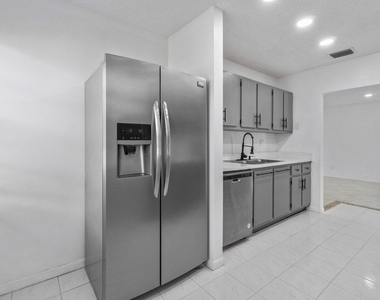 1620 Granfern Avenue - Photo Thumbnail 9