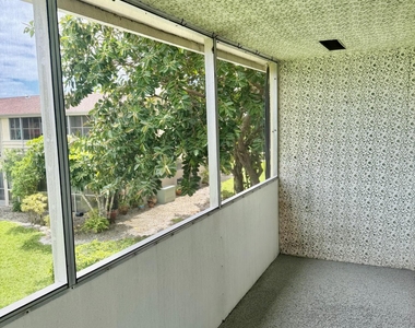 204 Canterbury I - Photo Thumbnail 10