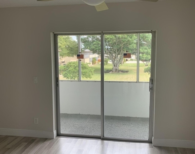 204 Canterbury I - Photo Thumbnail 8