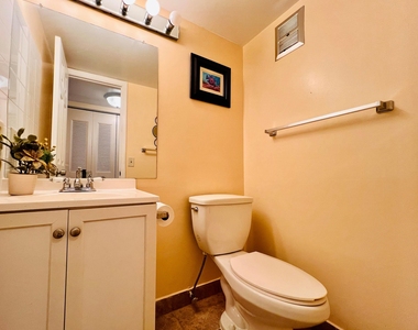 142 Cambridge F - Photo Thumbnail 5