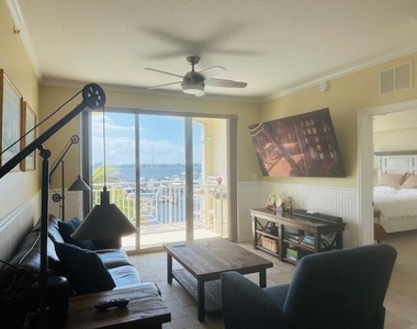 975 Nw Flagler Avenue - Photo Thumbnail 2