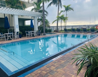 975 Nw Flagler Avenue - Photo Thumbnail 28