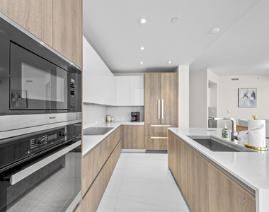 3100 N Ocean Drive - Photo Thumbnail 18