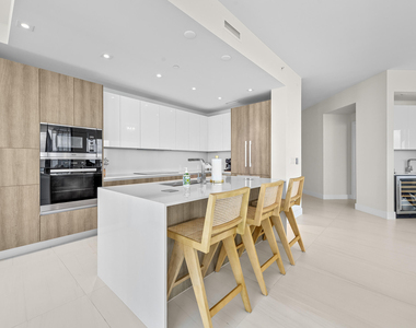 3100 N Ocean Drive - Photo Thumbnail 19