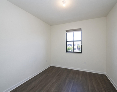 6574 S Anise Court - Photo Thumbnail 17