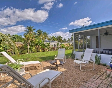 1036 Coral Drive - Photo Thumbnail 22
