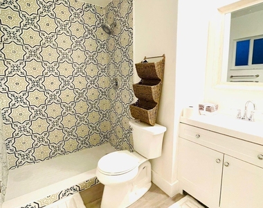 1036 Coral Drive - Photo Thumbnail 14
