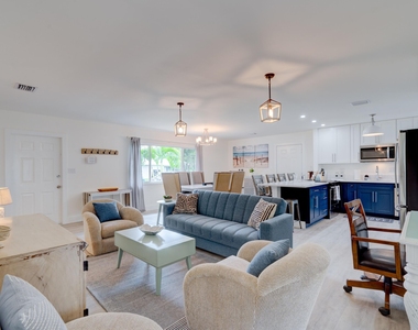 1036 Coral Drive - Photo Thumbnail 5