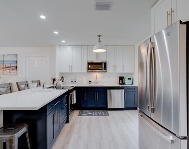 1036 Coral Drive - Photo Thumbnail 3