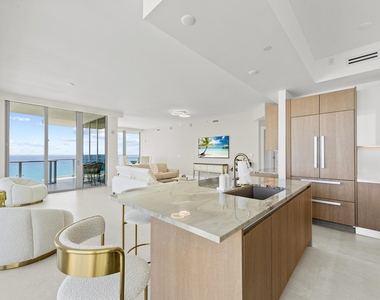3100 N Ocean Drive - Photo Thumbnail 14