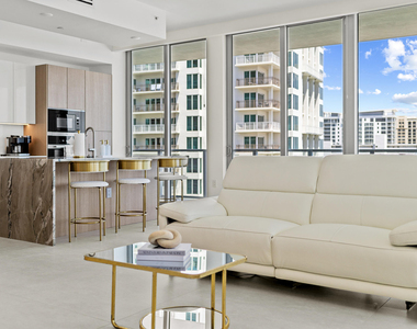 3100 N Ocean Drive - Photo Thumbnail 4