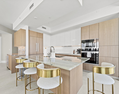 3100 N Ocean Drive - Photo Thumbnail 11