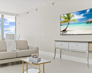 3100 N Ocean Drive - Photo Thumbnail 7