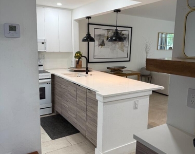 9360 Lime Bay Boulevard - Photo Thumbnail 7