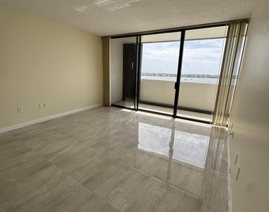 5200 N Flagler Drive - Photo Thumbnail 12