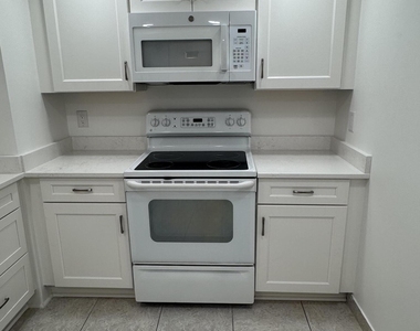 5200 N Flagler Drive - Photo Thumbnail 10