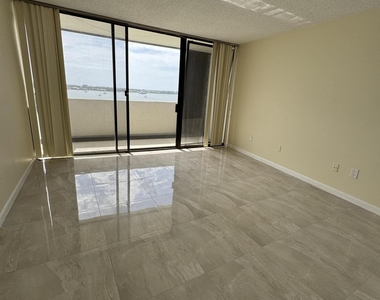 5200 N Flagler Drive - Photo Thumbnail 17