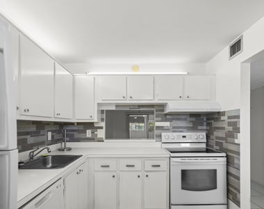 2500 Fiore Way - Photo Thumbnail 5