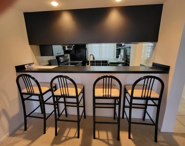 3511 Village Boulevard - Photo Thumbnail 7