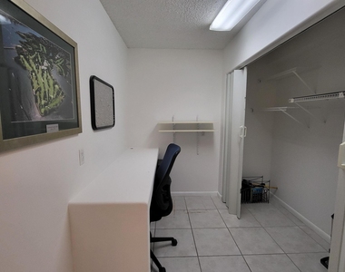 3511 Village Boulevard - Photo Thumbnail 9