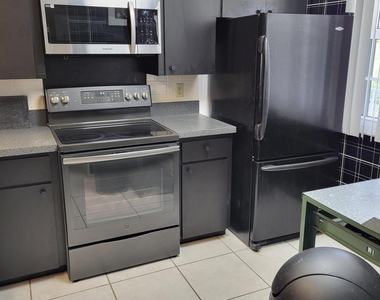 3511 Village Boulevard - Photo Thumbnail 4
