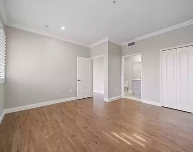 11035 Legacy Boulevard - Photo Thumbnail 8