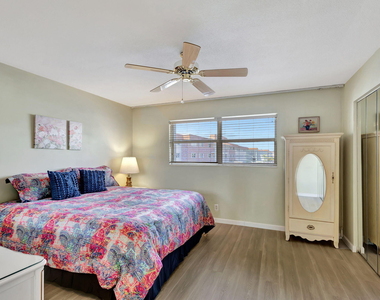 100 Shore Court - Photo Thumbnail 21