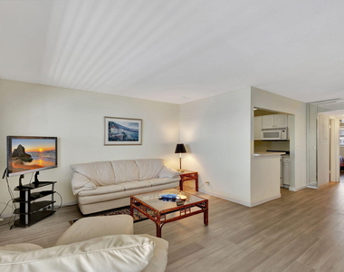100 Shore Court - Photo Thumbnail 10