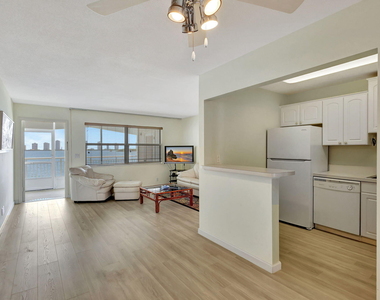 100 Shore Court - Photo Thumbnail 14