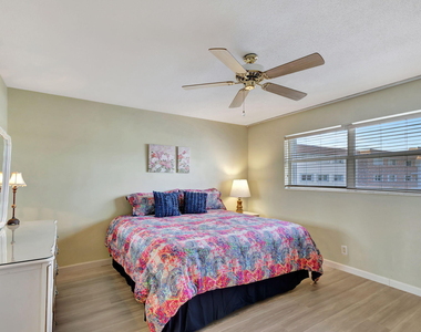 100 Shore Court - Photo Thumbnail 22