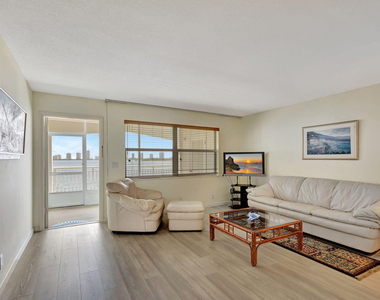 100 Shore Court - Photo Thumbnail 8