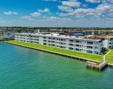 100 Shore Court - Photo Thumbnail 46