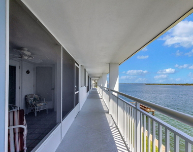 100 Shore Court - Photo Thumbnail 5