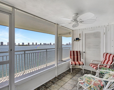 100 Shore Court - Photo Thumbnail 7